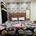 Hotel Divine Inn